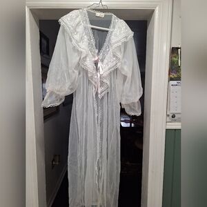 Vintage Cachet Elegant White Lace Trim Nightgown Cover Up Only